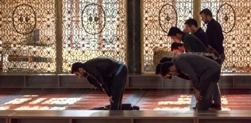 �lahi Deryadan �nciler - �htilaf m�, �bret mi?