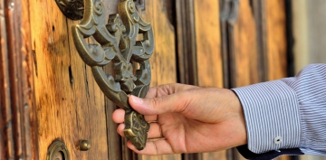 Bir K�mil M�r�ide Varmasan Olmaz