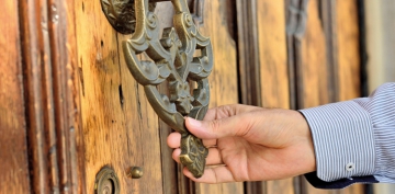 �zel Hayata, Ki�iye, �zele Sayg�