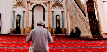 Kalp Huzuru �le Namaza Ba�la � Hz. Mevl�n�