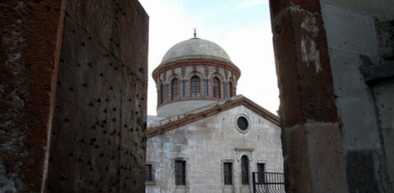 Bir G�n Kar��na Bir Gayrim�slim ��karsa